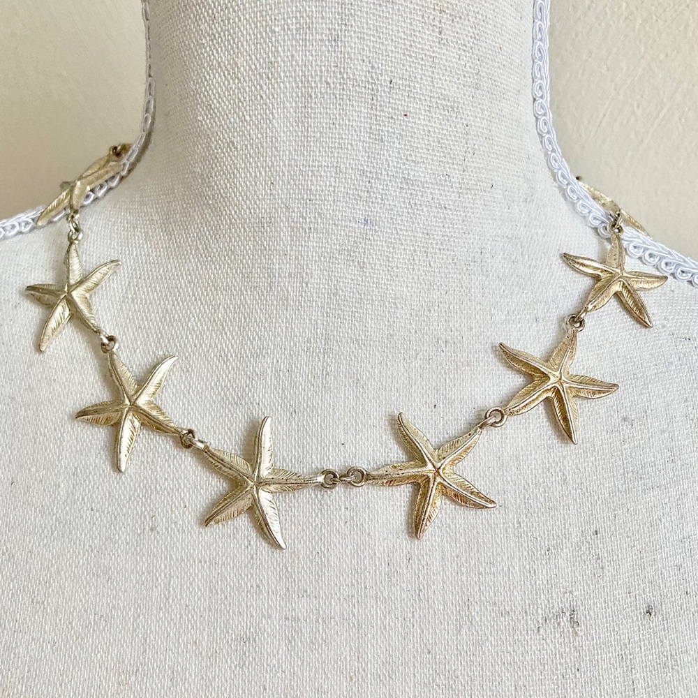 Silvertone Textured Starfish Charm Link Necklace.
